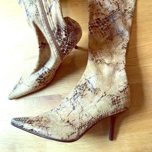 Supercool vegan stretch boot in animal print